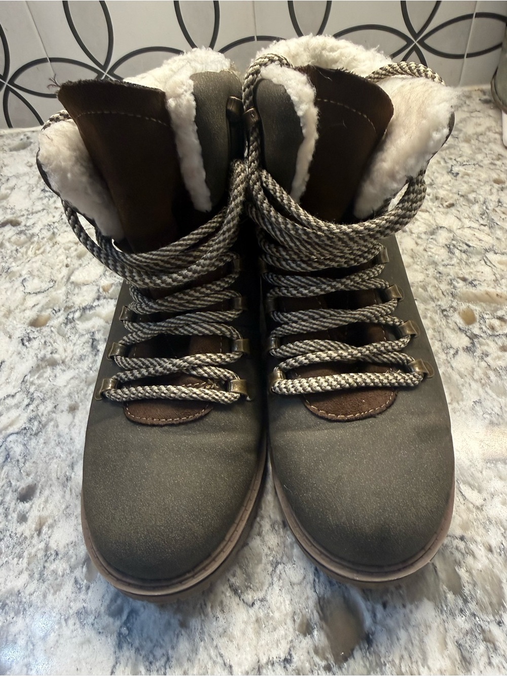 Falls Creek Fuzzy Lined Lace-Up Winter Boots - Green